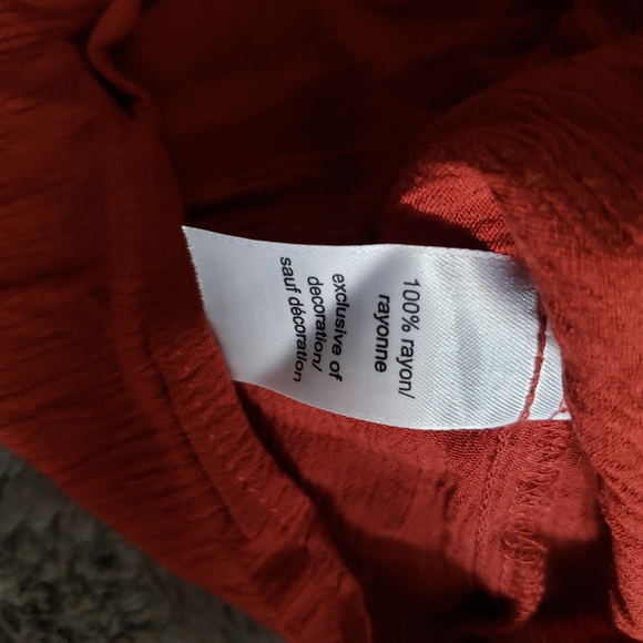 💖💖 NWOT Maurices cold shoulder top with cinched-waist - Picture 6 of 6